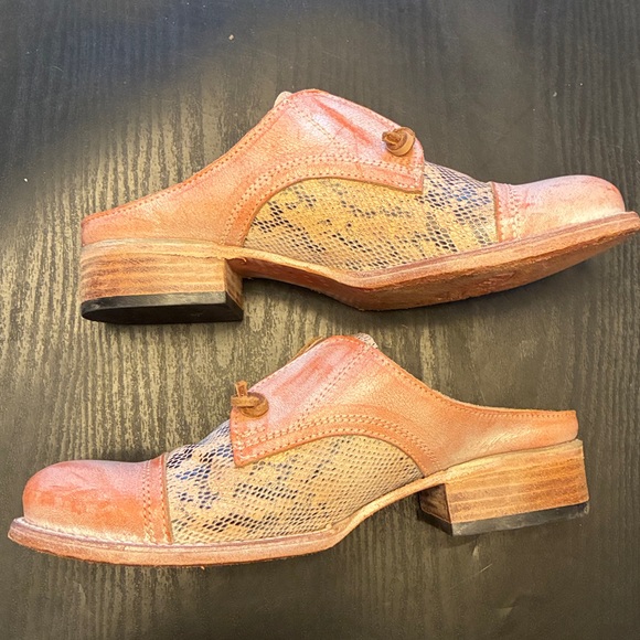 Freebird Women's Orange and Cream Mules - Picture 3 of 6